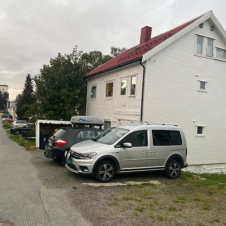 Centrally Located Apartment In Classic Townhouse Tromsø Exterior foto