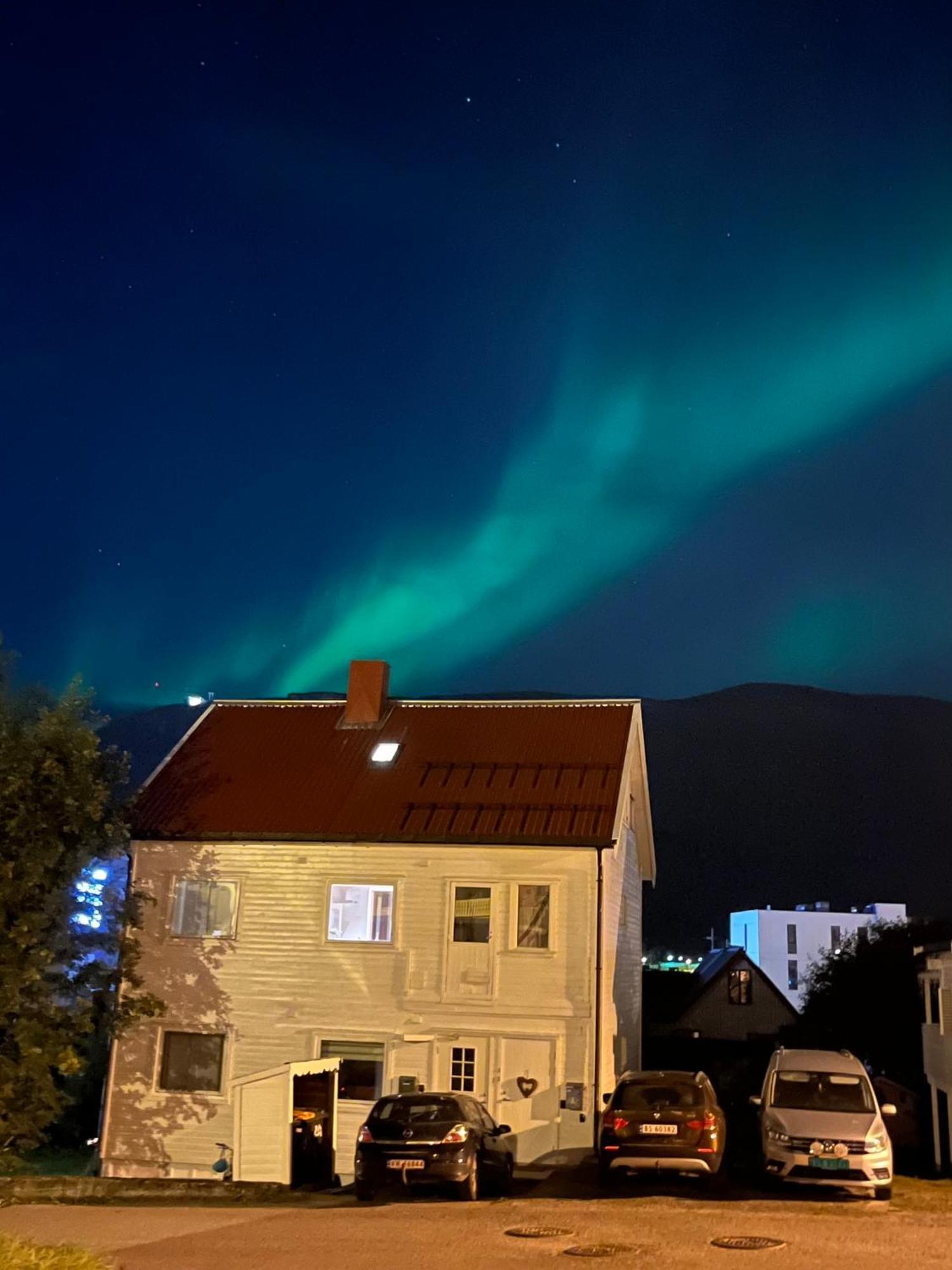 Centrally Located Apartment In Classic Townhouse Tromsø Exterior foto