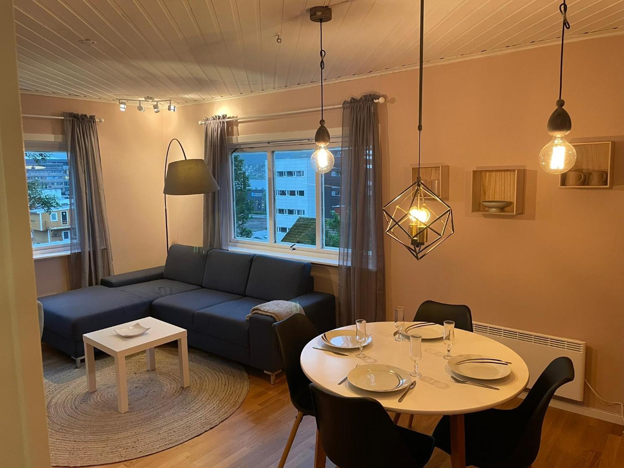 Centrally Located Apartment In Classic Townhouse Tromsø Exterior foto